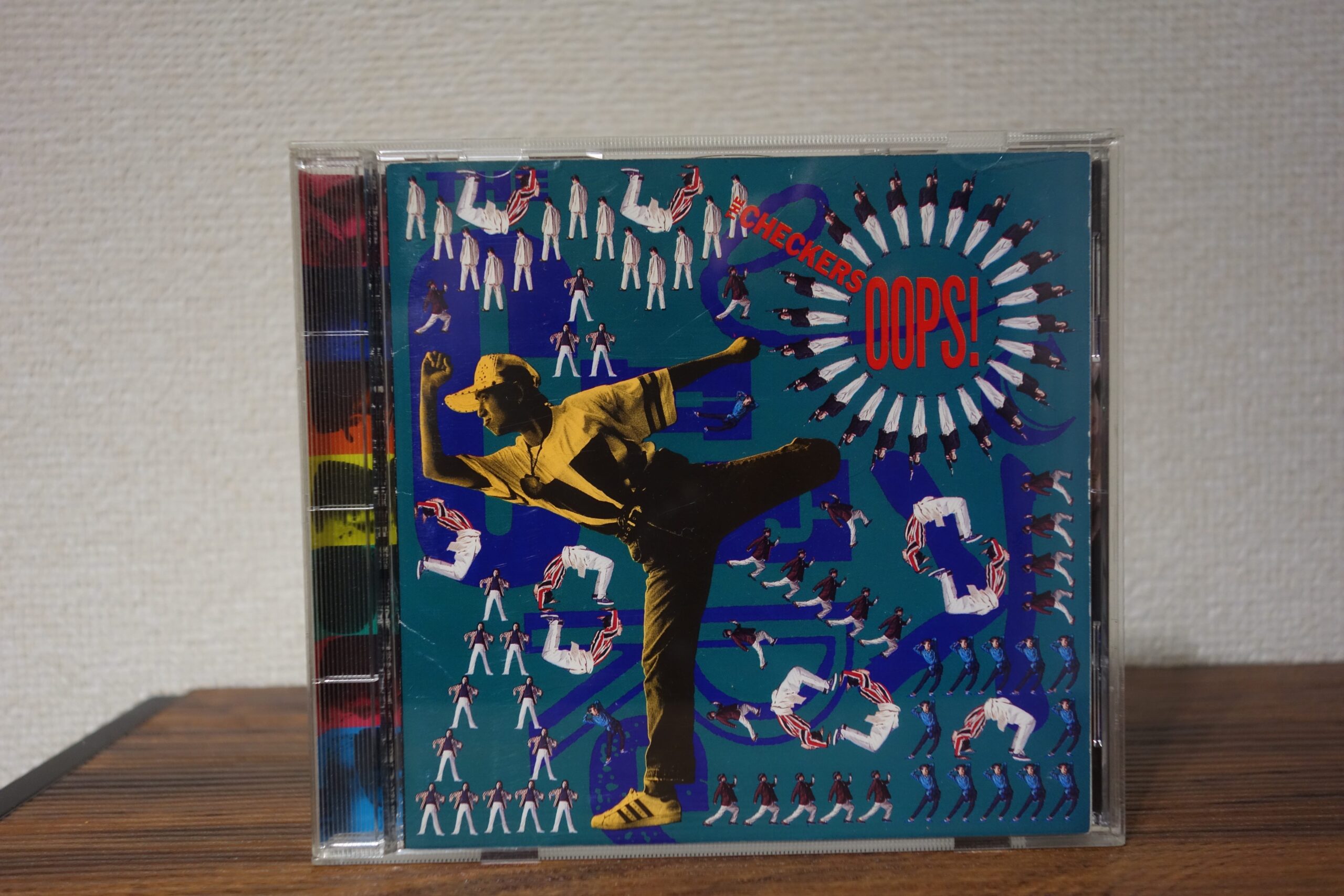 チェッカーズ8枚目のアルバムOOPS!新しいサウンドと遊び心満載の名盤
